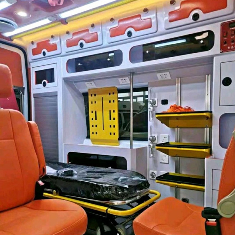 称多长途救护车护送病人租赁价格