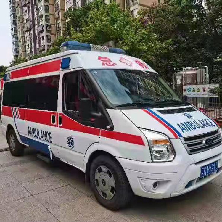 称多长途救护车护送病人返乡